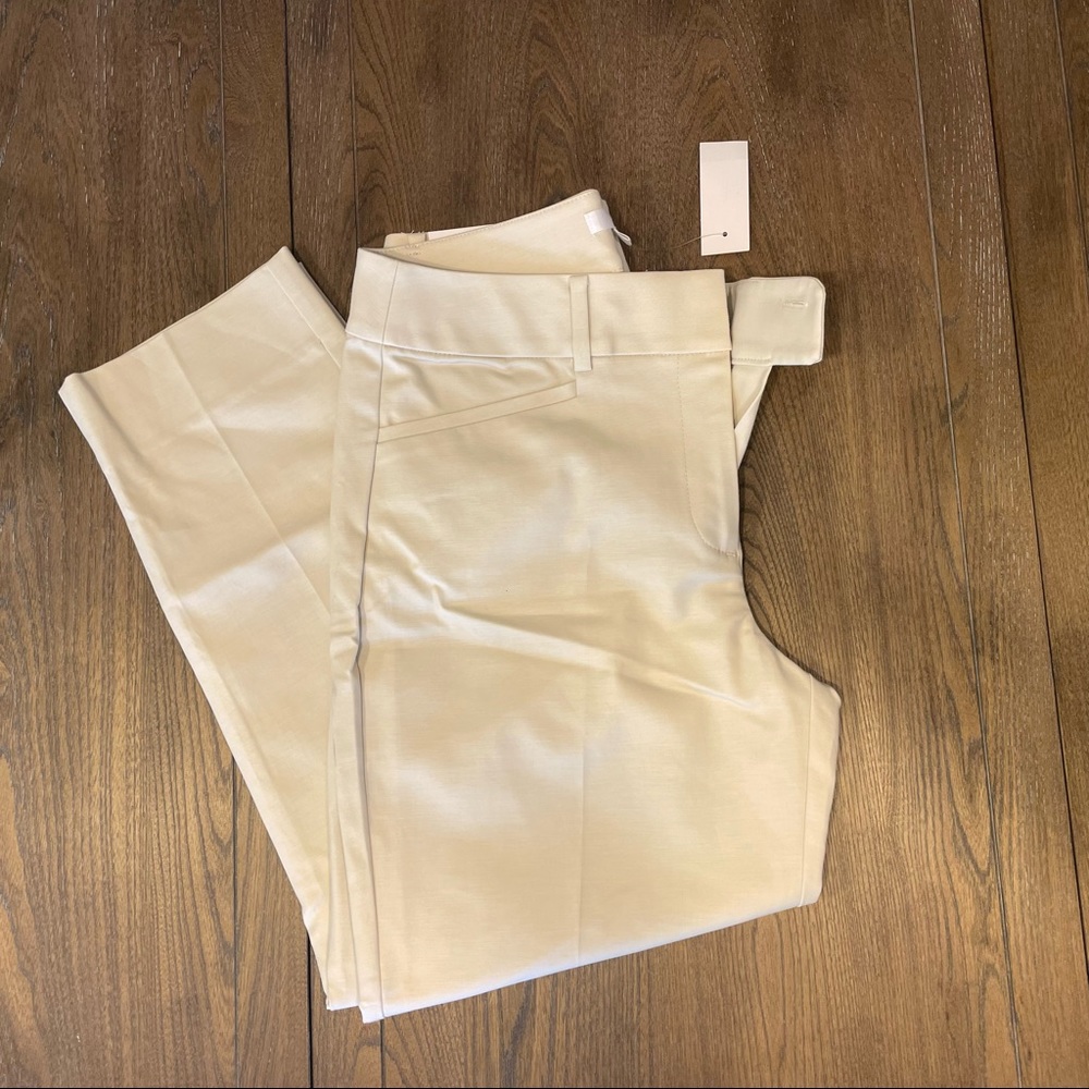 Loft Riviera Crop neutral size 6 with an inseam approx 25 1/2 “ - Picture 4 of 6
